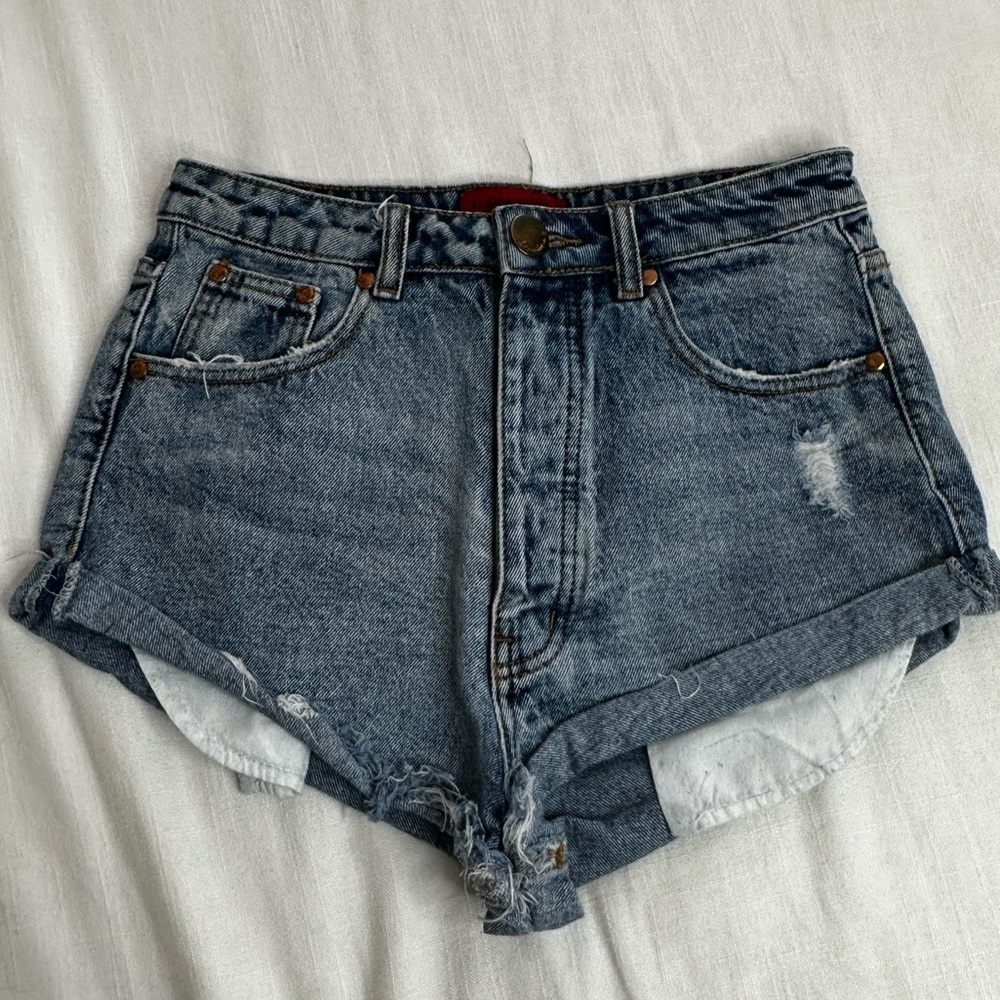 Signature 8 denim shorts